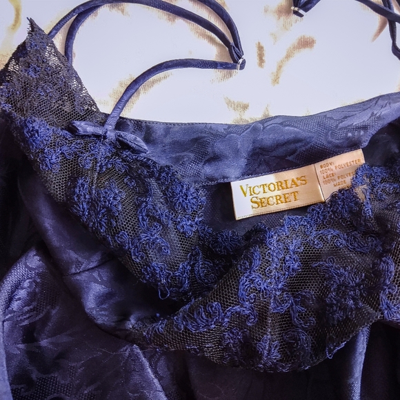 VTG VICTORIA’S SECRET LINGERIE BLUEBERRY LACE /SATIN CHEMISE GOWN , GOLD LABEL - Picture 3 of 6